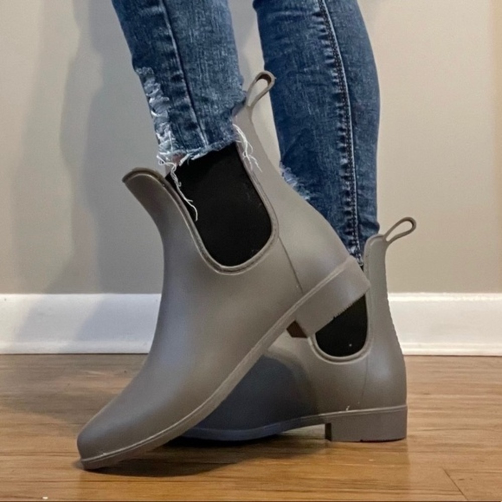 Capelli Chelsea Rain Boots Grey Waterproof Rubber Chelsea 9